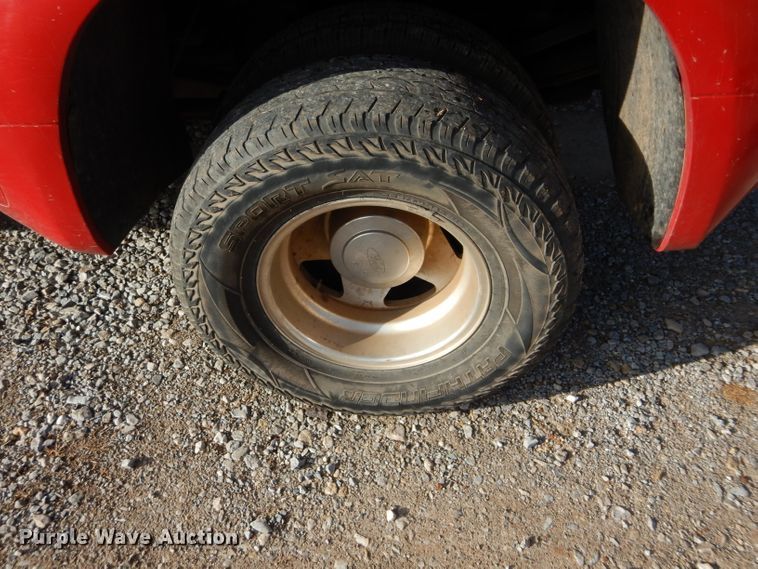 image for item GK9041 2004 Ford F350 Super Duty Crew Cab pickup truck