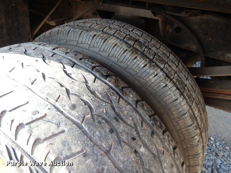 image for item GK9041 2004 Ford F350 Super Duty Crew Cab pickup truck