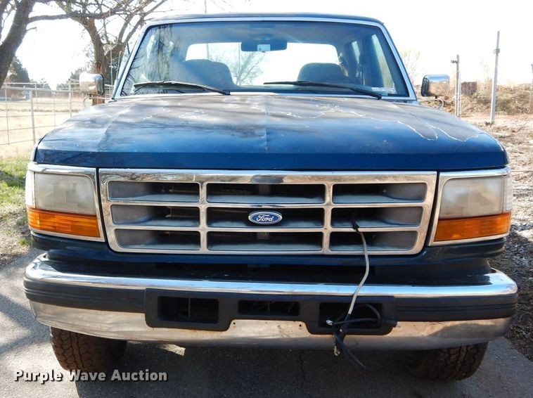 image for item GK9043 1996 Ford F350 Crew Cab utility bed pickup truck