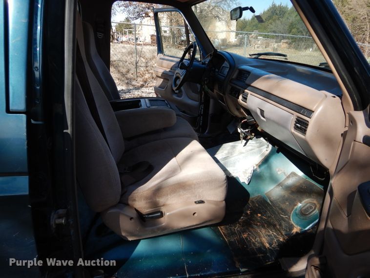 image for item GK9043 1996 Ford F350 Crew Cab utility bed pickup truck