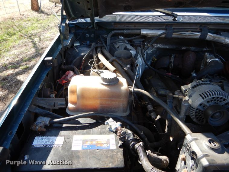 image for item GK9043 1996 Ford F350 Crew Cab utility bed pickup truck