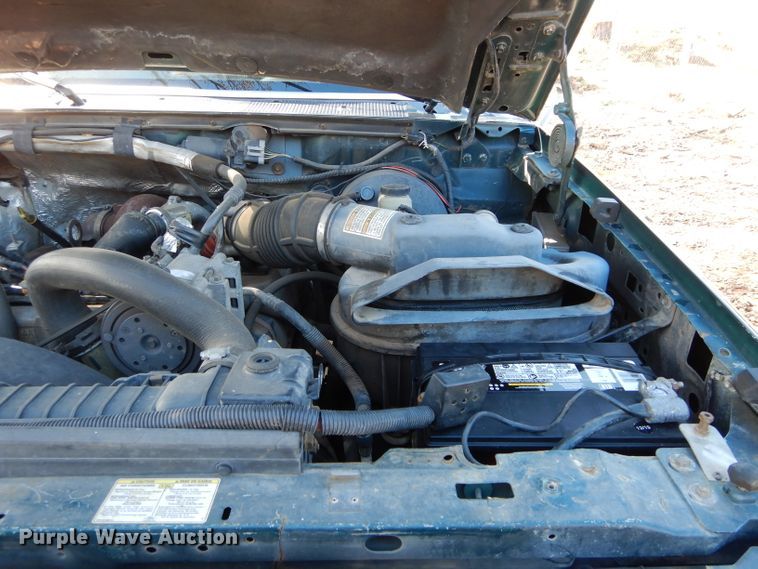 image for item GK9043 1996 Ford F350 Crew Cab utility bed pickup truck