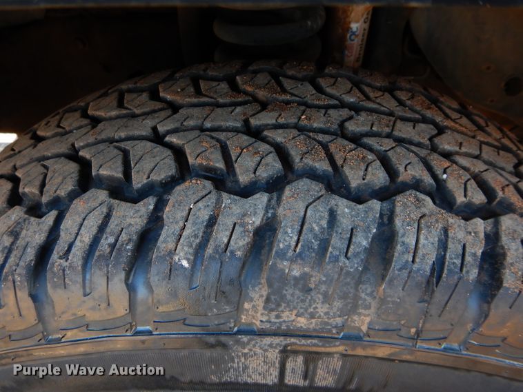 image for item GK9043 1996 Ford F350 Crew Cab utility bed pickup truck