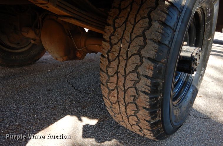 image for item GK9043 1996 Ford F350 Crew Cab utility bed pickup truck