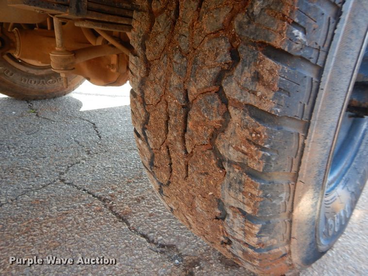 image for item GK9043 1996 Ford F350 Crew Cab utility bed pickup truck