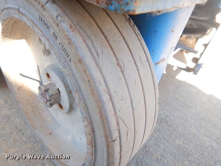 image for item GM9474 2013 Genie GR12 vertical lift