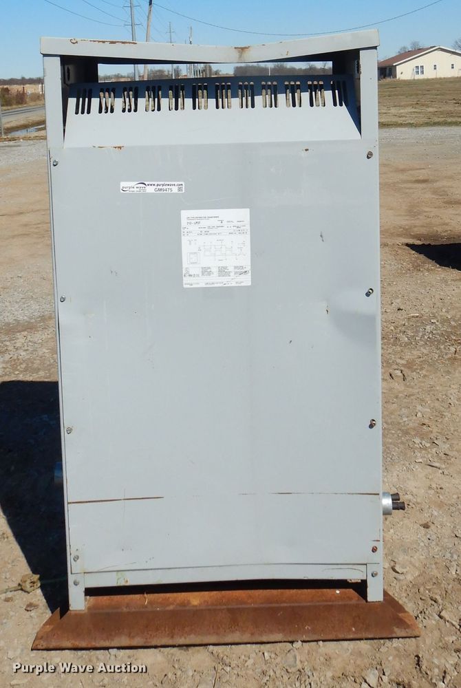 image for item GM9475 Challenger Delta 460Y/266 pad mount transformer