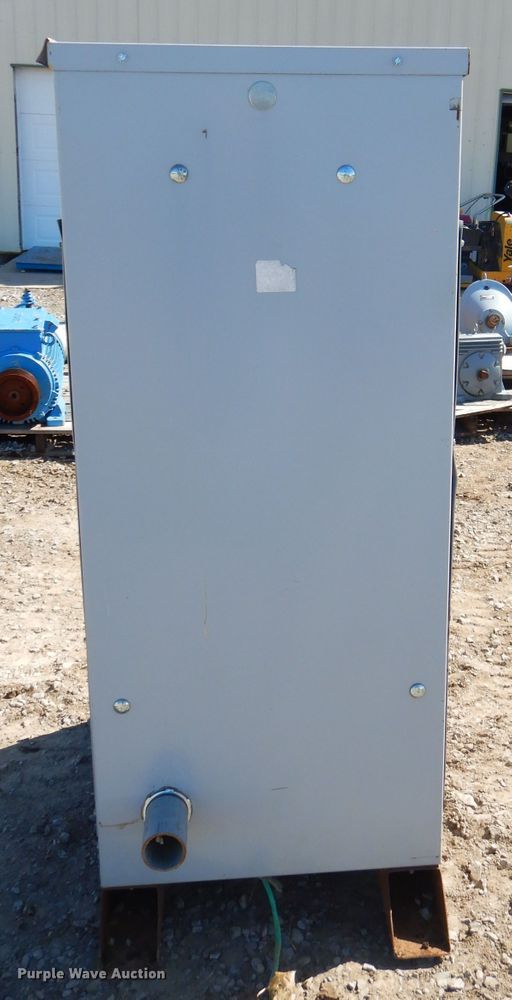image for item GM9475 Challenger Delta 460Y/266 pad mount transformer
