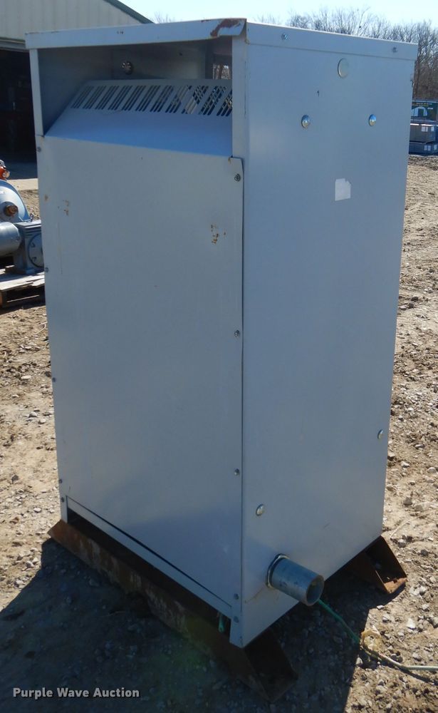 image for item GM9475 Challenger Delta 460Y/266 pad mount transformer