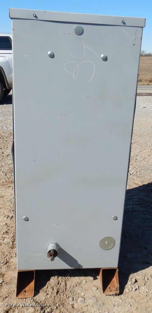 image for item GM9475 Challenger Delta 460Y/266 pad mount transformer