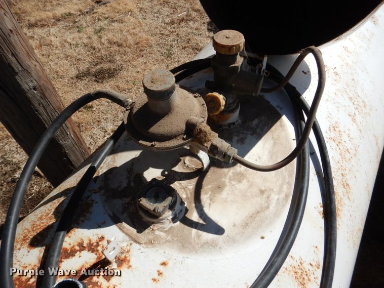 image for item GO9049 (2) propane tanks