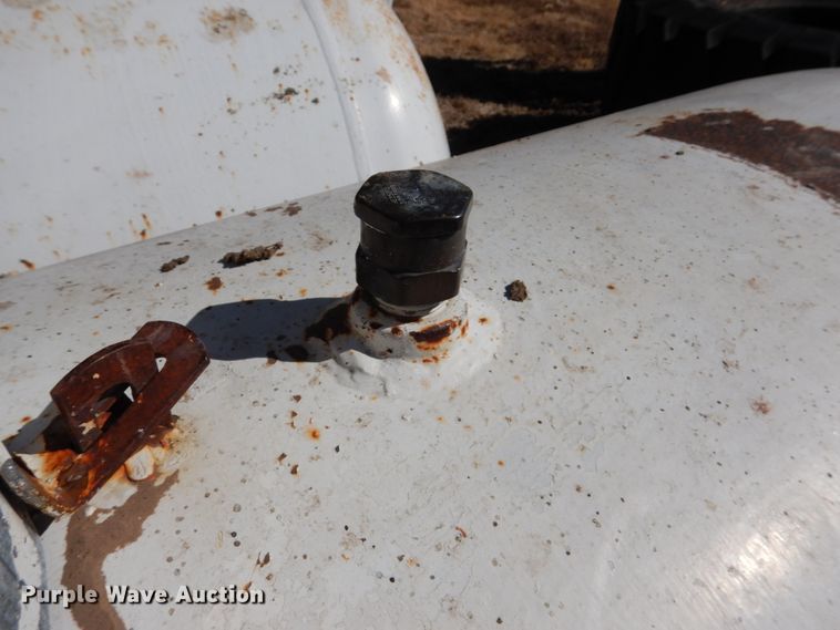 image for item GO9049 (2) propane tanks