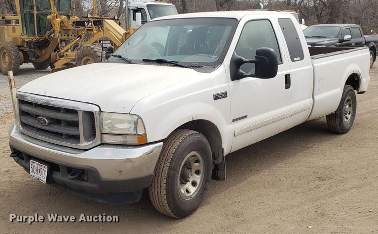 image for item GO9262 2003 Ford F250 Super Duty SuperCab pickup truck