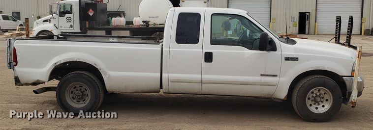 image for item GO9262 2003 Ford F250 Super Duty SuperCab pickup truck