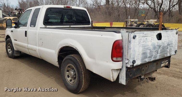 image for item GO9262 2003 Ford F250 Super Duty SuperCab pickup truck