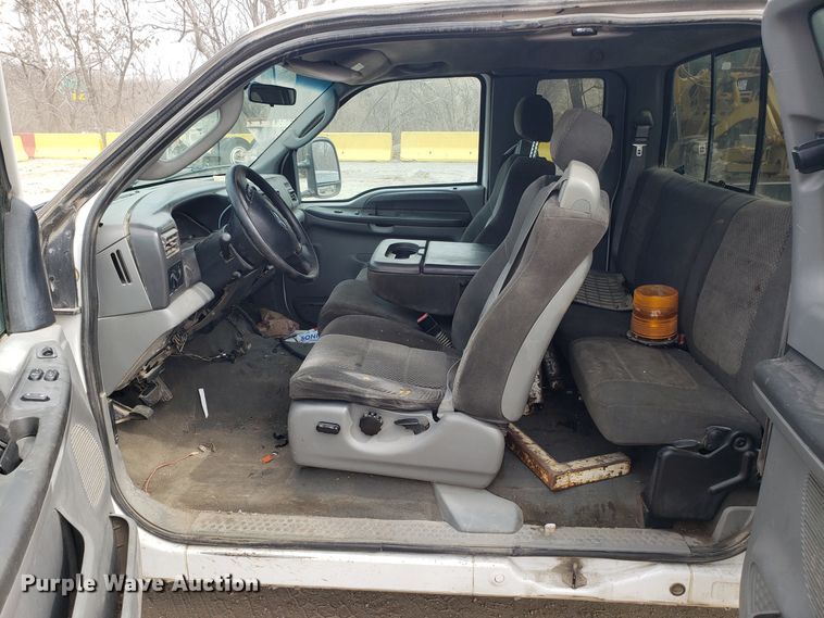 image for item GO9262 2003 Ford F250 Super Duty SuperCab pickup truck