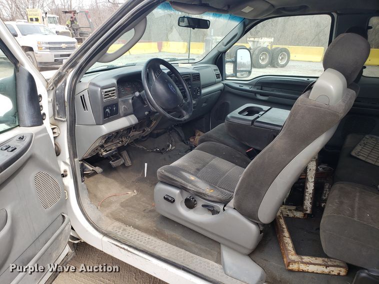 image for item GO9262 2003 Ford F250 Super Duty SuperCab pickup truck