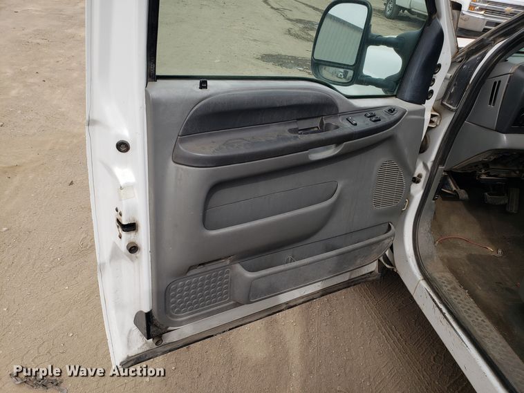 image for item GO9262 2003 Ford F250 Super Duty SuperCab pickup truck