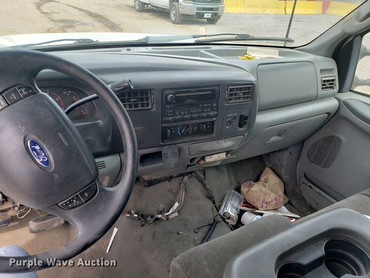 image for item GO9262 2003 Ford F250 Super Duty SuperCab pickup truck