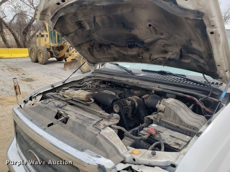 image for item GO9262 2003 Ford F250 Super Duty SuperCab pickup truck