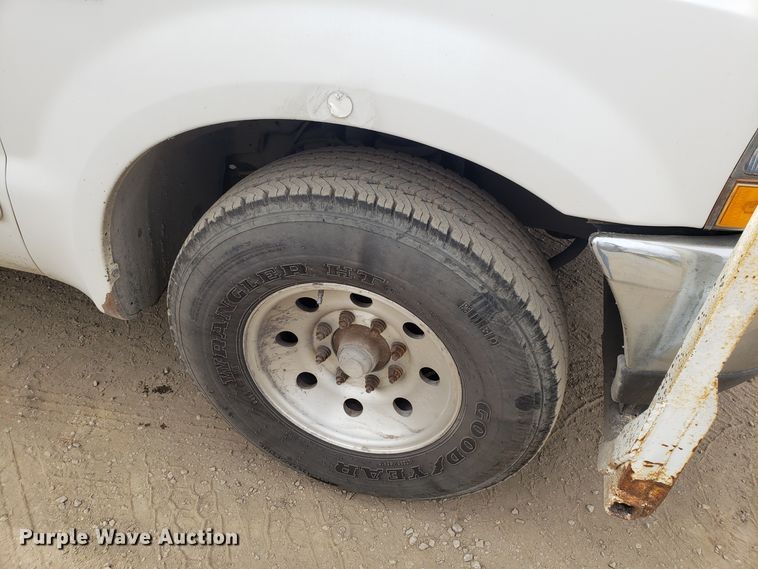 image for item GO9262 2003 Ford F250 Super Duty SuperCab pickup truck