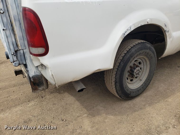 image for item GO9262 2003 Ford F250 Super Duty SuperCab pickup truck