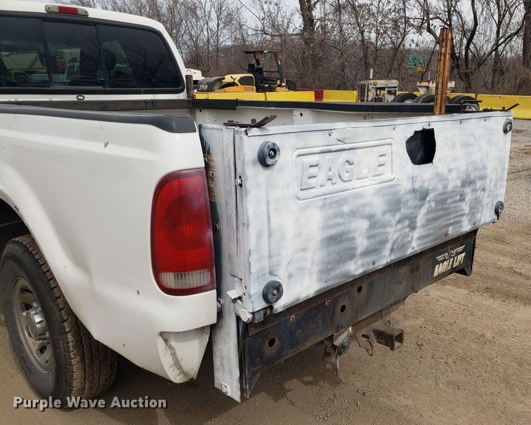 image for item GO9262 2003 Ford F250 Super Duty SuperCab pickup truck