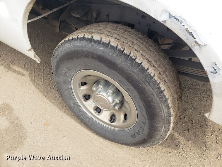 image for item GO9262 2003 Ford F250 Super Duty SuperCab pickup truck