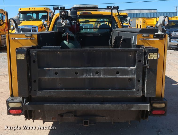 image for item GS9749 2008 Ford F250 Super Duty XL utility bed pickup truck