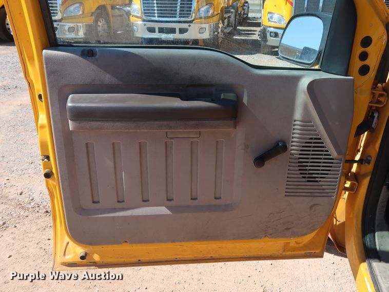 image for item GS9749 2008 Ford F250 Super Duty XL utility bed pickup truck