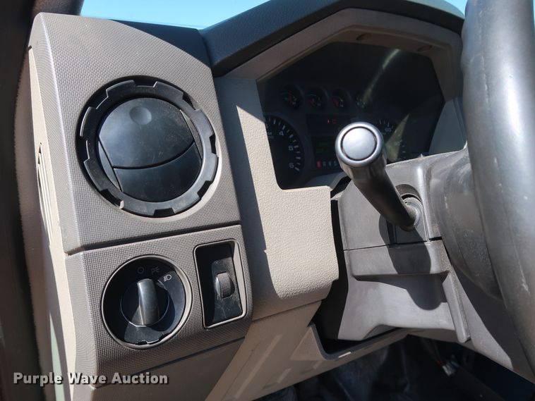 image for item GS9749 2008 Ford F250 Super Duty XL utility bed pickup truck