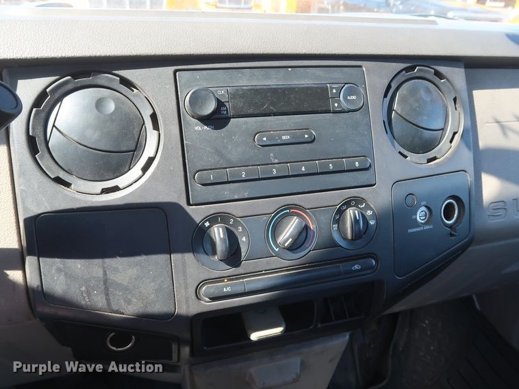 image for item GS9749 2008 Ford F250 Super Duty XL utility bed pickup truck