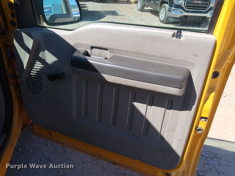 image for item GS9749 2008 Ford F250 Super Duty XL utility bed pickup truck