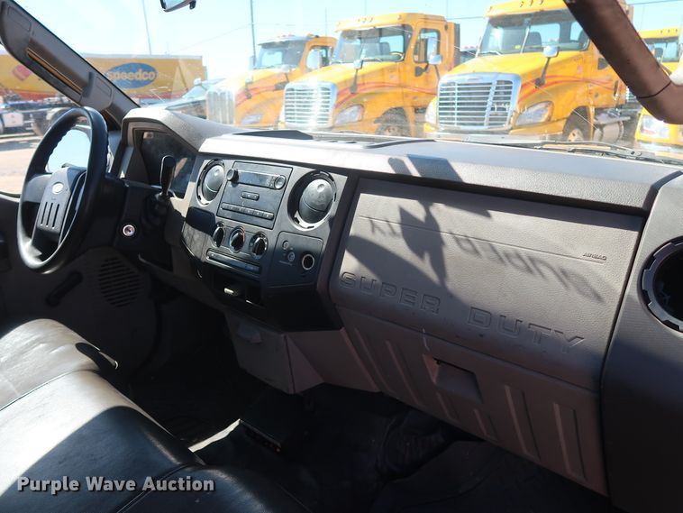 image for item GS9749 2008 Ford F250 Super Duty XL utility bed pickup truck