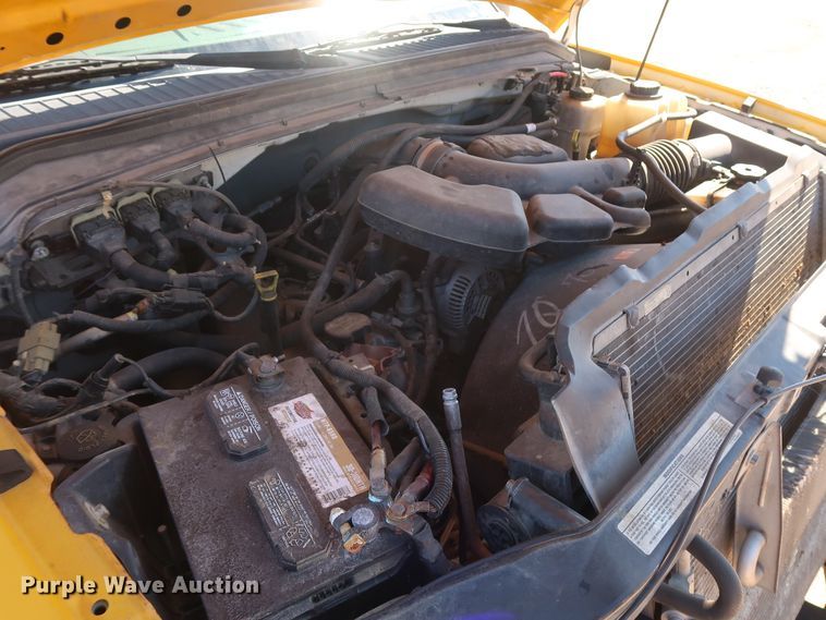 image for item GS9749 2008 Ford F250 Super Duty XL utility bed pickup truck