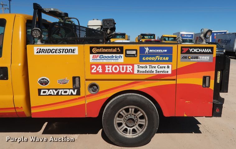 image for item GS9749 2008 Ford F250 Super Duty XL utility bed pickup truck