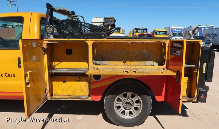 image for item GS9749 2008 Ford F250 Super Duty XL utility bed pickup truck