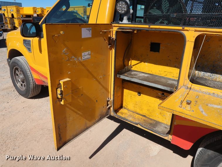image for item GS9749 2008 Ford F250 Super Duty XL utility bed pickup truck