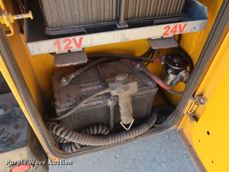 image for item GS9749 2008 Ford F250 Super Duty XL utility bed pickup truck