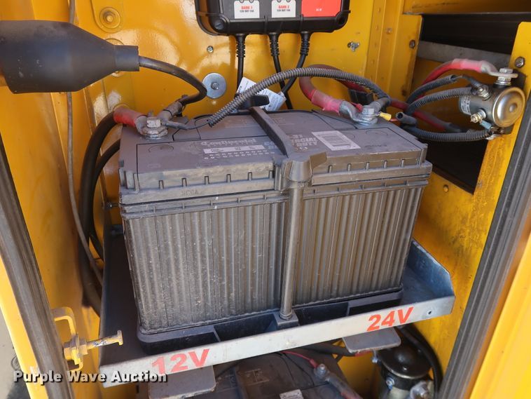 image for item GS9749 2008 Ford F250 Super Duty XL utility bed pickup truck