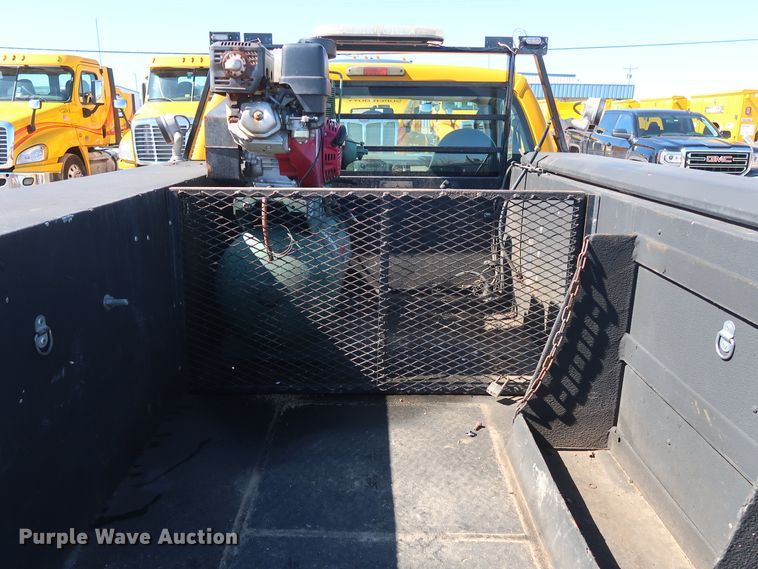 image for item GS9749 2008 Ford F250 Super Duty XL utility bed pickup truck