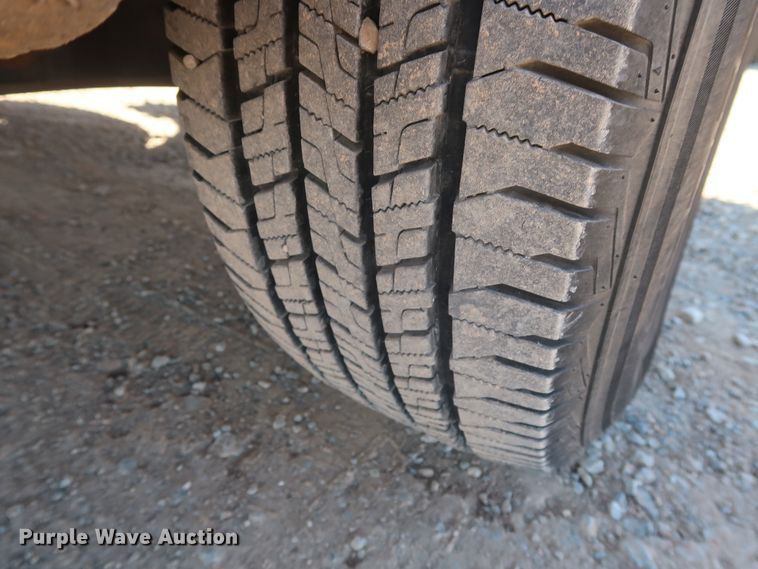 image for item GS9749 2008 Ford F250 Super Duty XL utility bed pickup truck