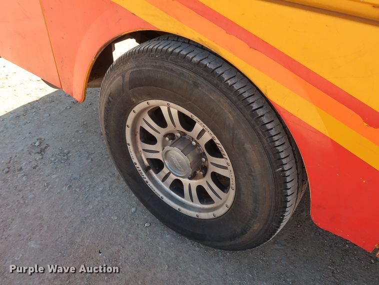 image for item GS9749 2008 Ford F250 Super Duty XL utility bed pickup truck