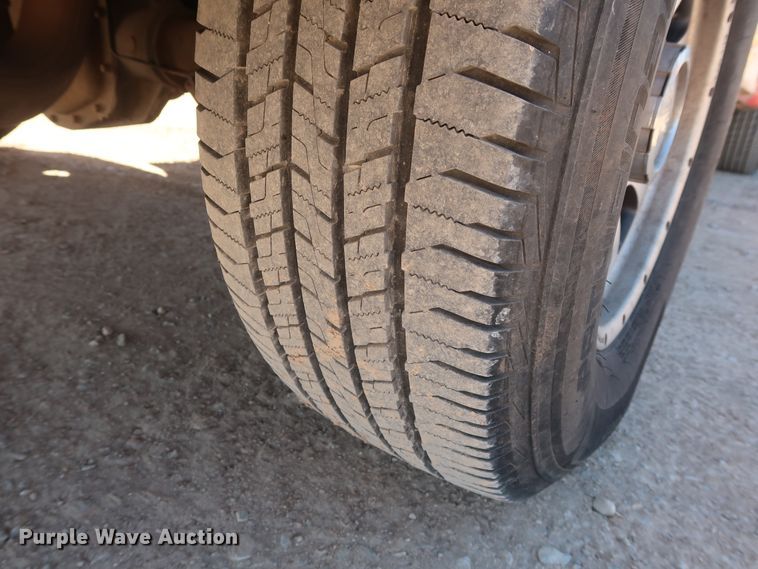 image for item GS9749 2008 Ford F250 Super Duty XL utility bed pickup truck