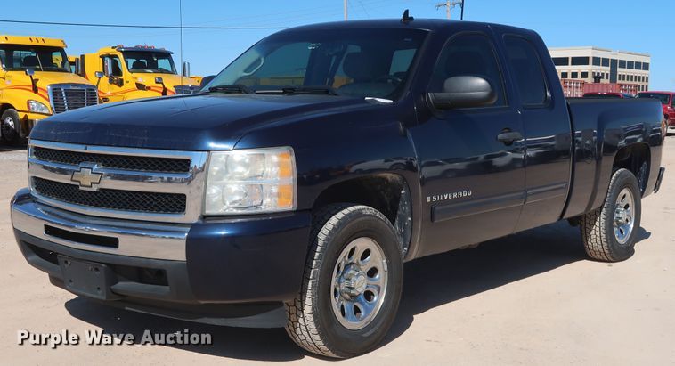image for item GS9750 2009 Chevrolet Silverado 1500 LT Ext. Cab pickup truck