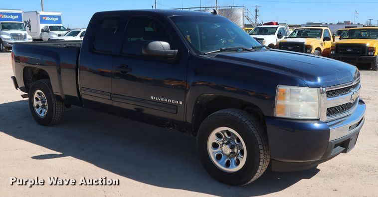 image for item GS9750 2009 Chevrolet Silverado 1500 LT Ext. Cab pickup truck