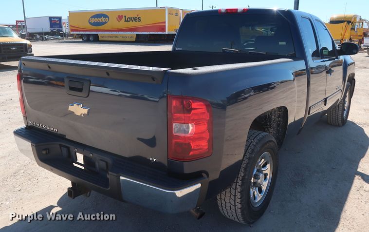 image for item GS9750 2009 Chevrolet Silverado 1500 LT Ext. Cab pickup truck