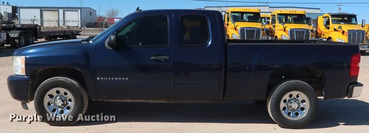 image for item GS9750 2009 Chevrolet Silverado 1500 LT Ext. Cab pickup truck