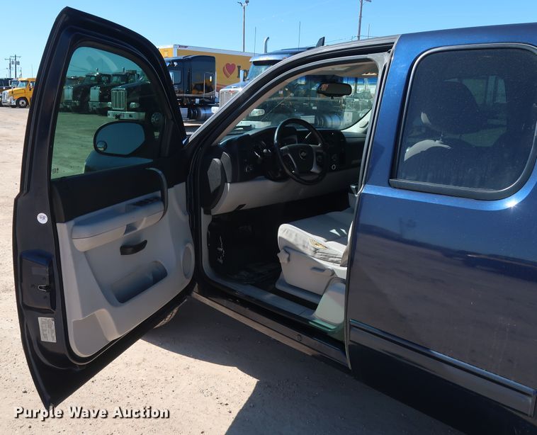 image for item GS9750 2009 Chevrolet Silverado 1500 LT Ext. Cab pickup truck