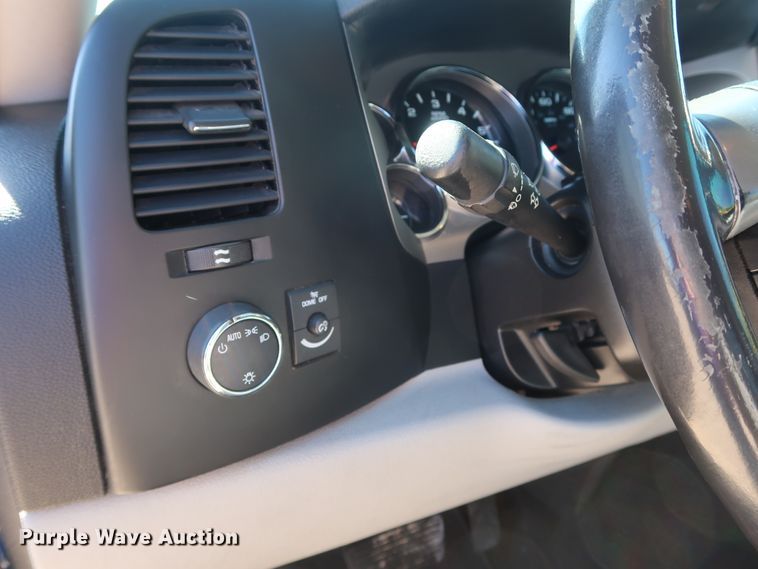 image for item GS9750 2009 Chevrolet Silverado 1500 LT Ext. Cab pickup truck